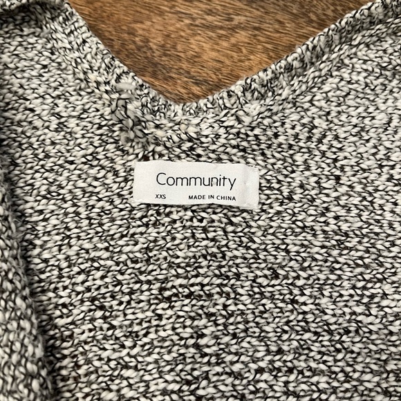 Aritzia community cape - Picture 6 of 6